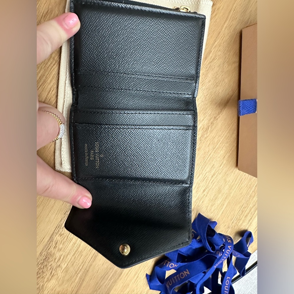 Louis Vuitton Reverse Monogram Zoe Wallet - Picture 4 of 7